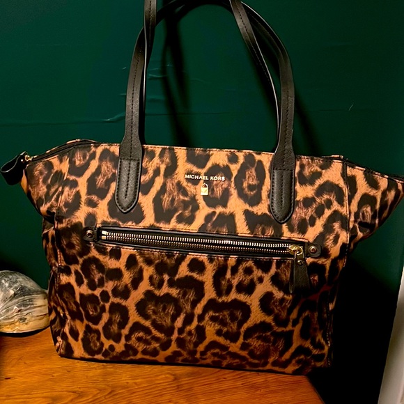 New Michael Kors leopard print tote. Purchased from MK website SO CUTE!